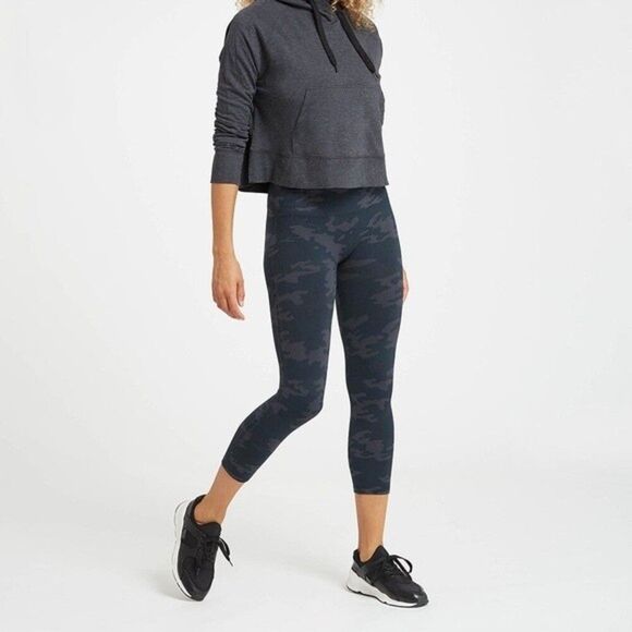 Spanx Look at Me Now Seamless Leggings Black Camo Small - Picture 1 of 12